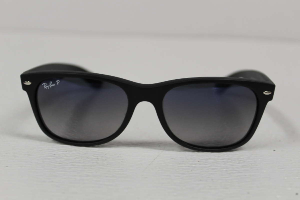 Ray Ban Unisex Sunglasses New Wayfarer Polarized RB2132 601S78 Black ...
