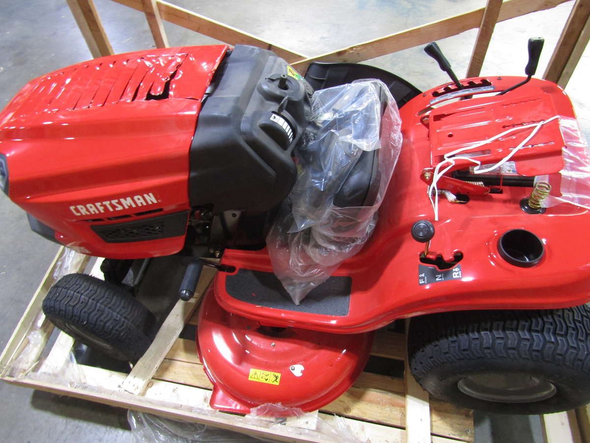 Craftsman 439cc Single Cylinder 7 Speed 42 in Riding Lawn Mower T105