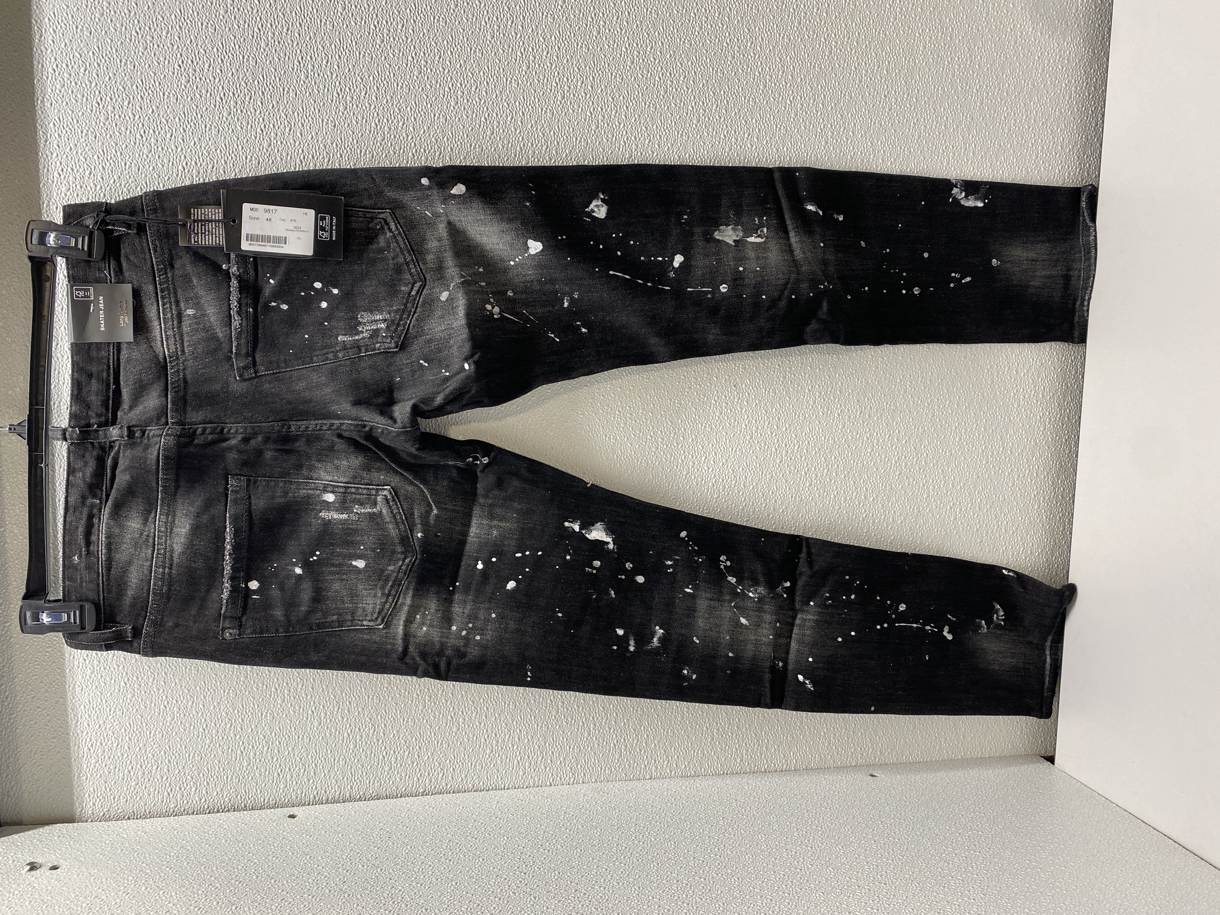 DSquared2 Mens Sprayed Effect Distressed Skater Jeans Size