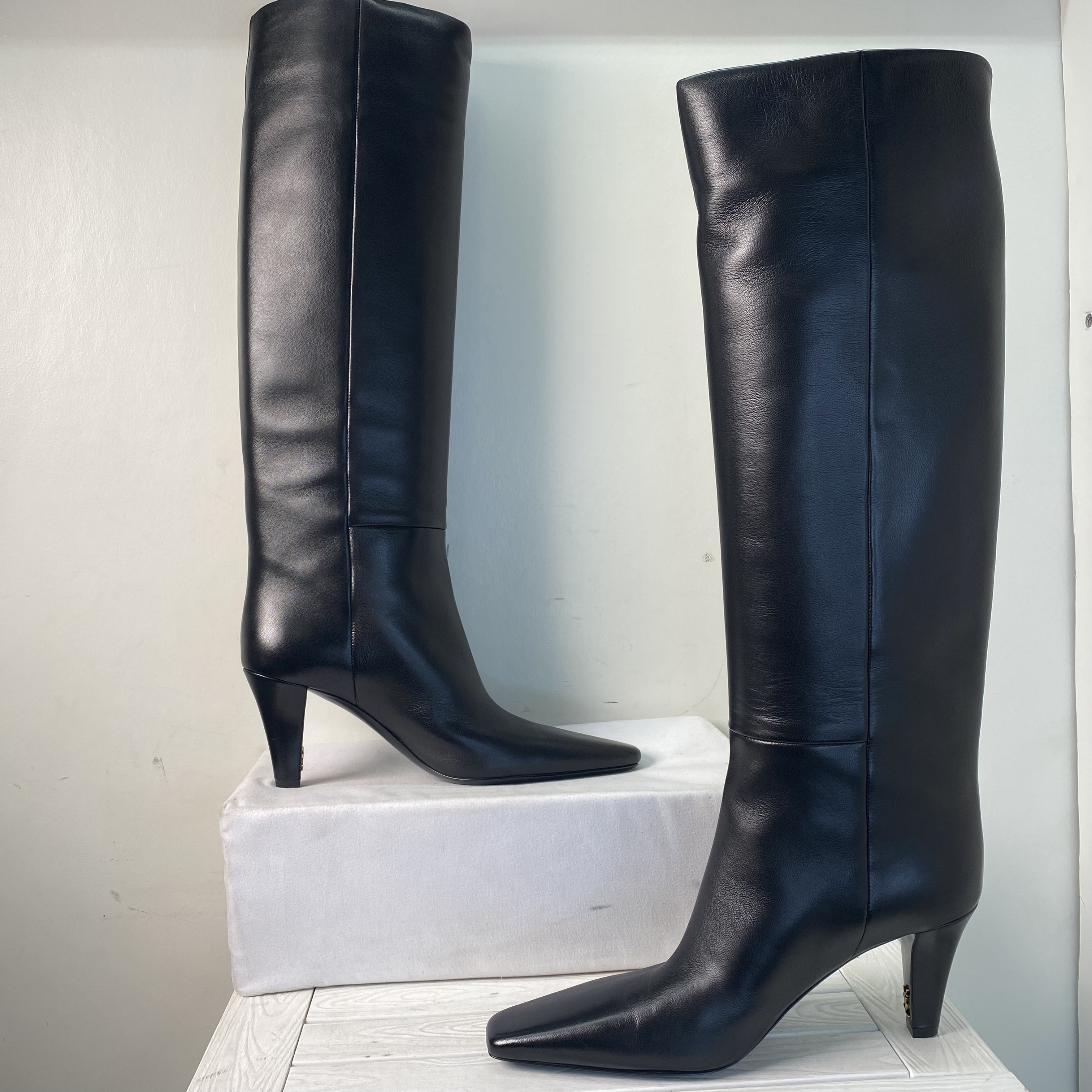 Saint Laurent Womens Size US 7.5 EU 37.5 Jill Boots In Smooth