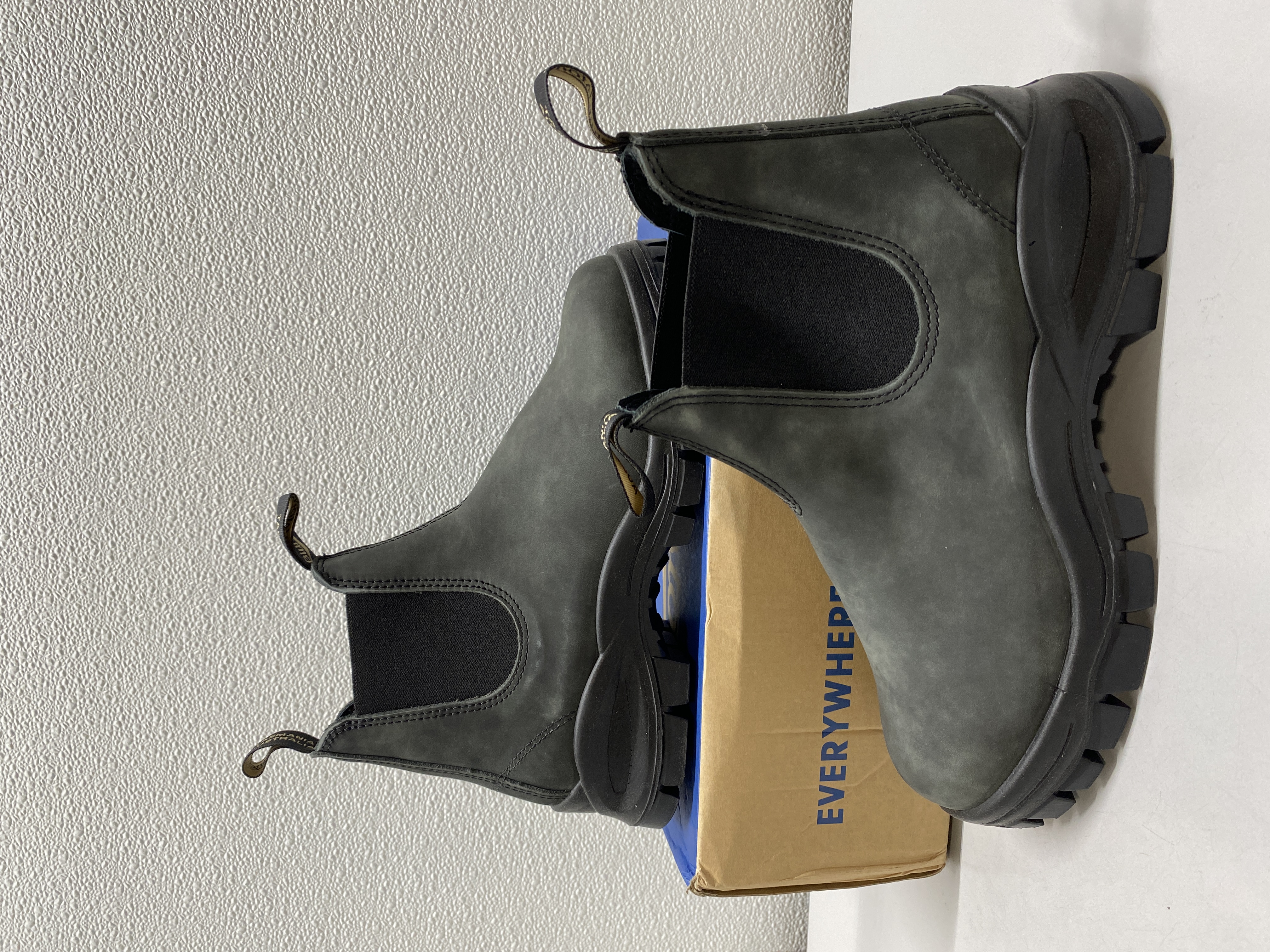 Blundstone Mens Lug #2238 Leather Utility Chelsea Boots Size  display picture 1