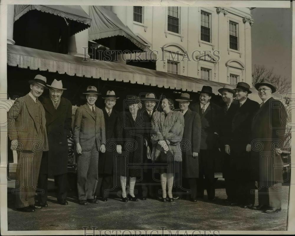 1947 Press Photo First Family And Cabinet Members Outside The