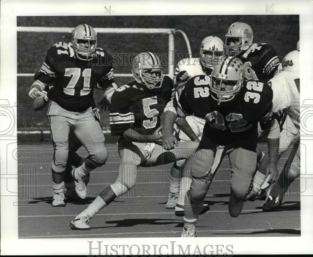 1985 Press Photo Baldwin Wallace football player Luke Alteri vs ...