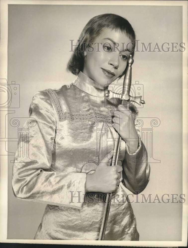 1956 Press Photo Opera Singer Elaine Malbin in "The Trial ...