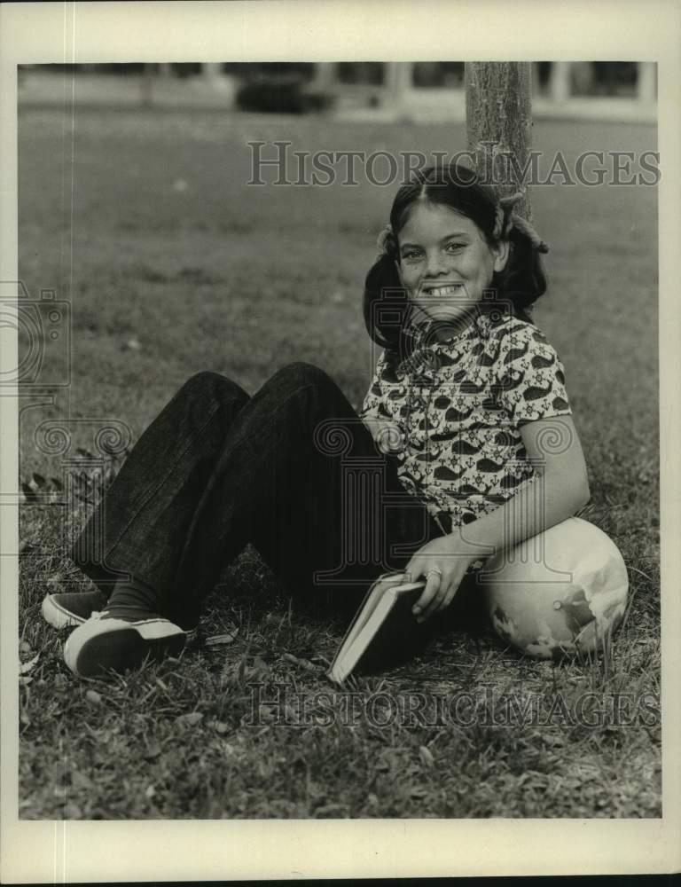 8b20-12888 Lisa Whelchel Erin Moran TV Circus of the Stars 8b20-12888