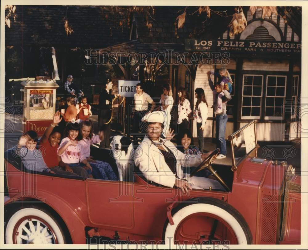 1989 Press Photo Scene from "Kidsongs" videos "Cars, Boats
