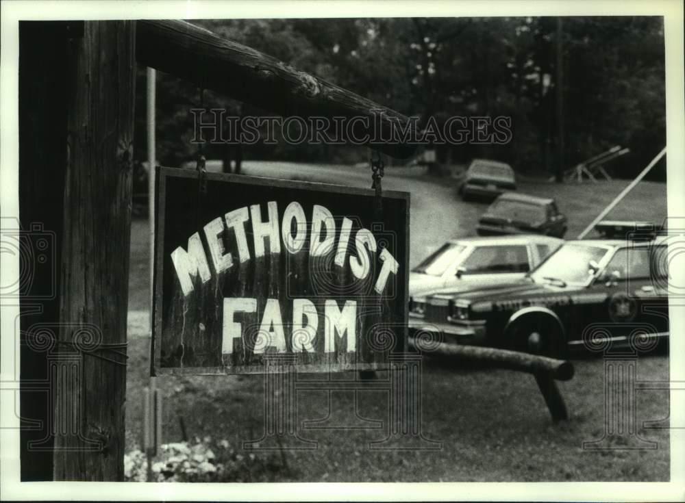 1990 Press Photo Sign at entrance to Methodist Farm camp