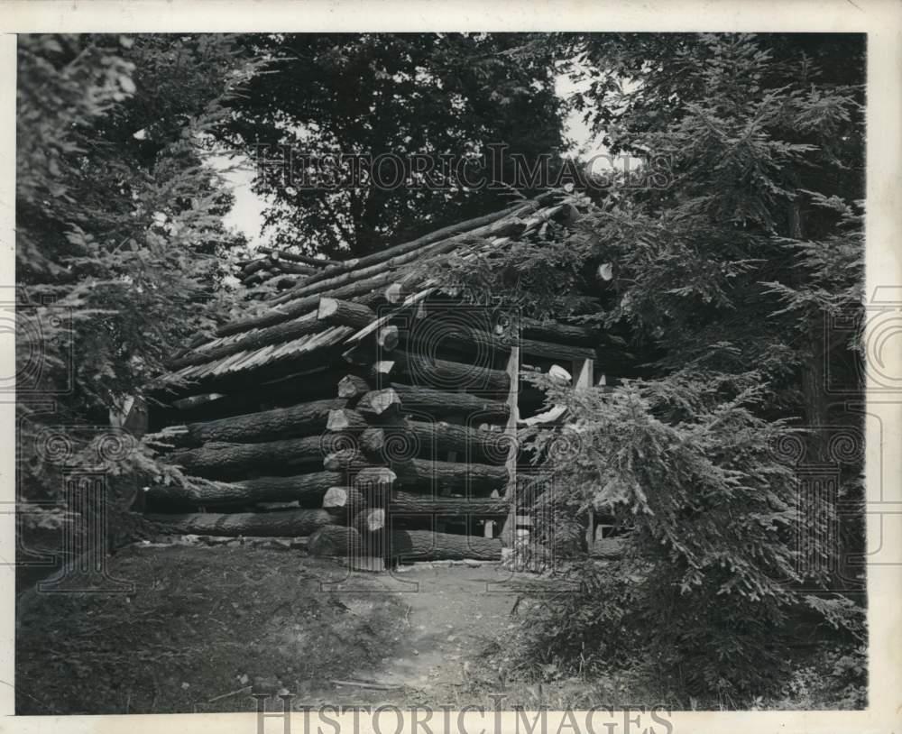 1947 Press Photo Log Cabins Built In Valley Forge State Park In