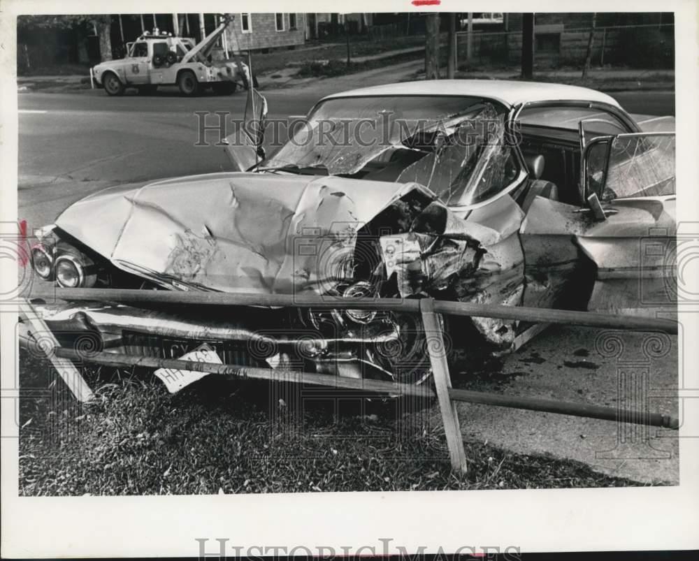 【中古】 AFTER THE CRASH/PRINCETON ARCHITECTURAL PRESS (USA)./- 1968 Press Photo Crash at E. 93rd Street and Woodland Avenue