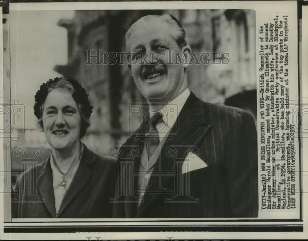 お台所写真集 1957年発行 昭和レトロ 1957 Press Photo British Prime Minister Harold Macmillan