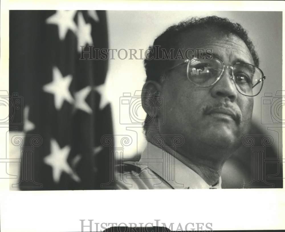 1994 Press Photo New Orleans Police Chief Richard Pennington At Press