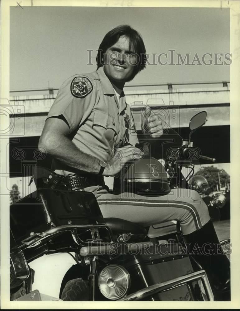 1981 Press Photo Bruce Jenner stars as officer Steve ...