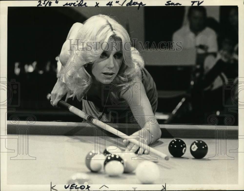 1977 Press Photo Actress Suzanne Somers On Celebrity Challenge Of The