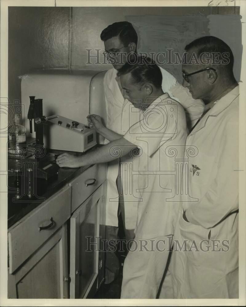 1952 Press Photo Medical Reservists In Training at Camp Leroy Johnson