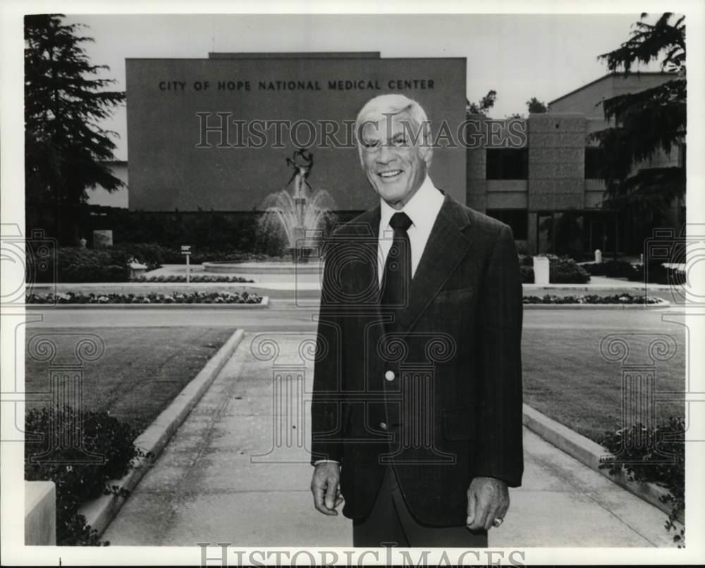 1977 Press Photo Carroll Rosenbloom at the City of Hope National ...