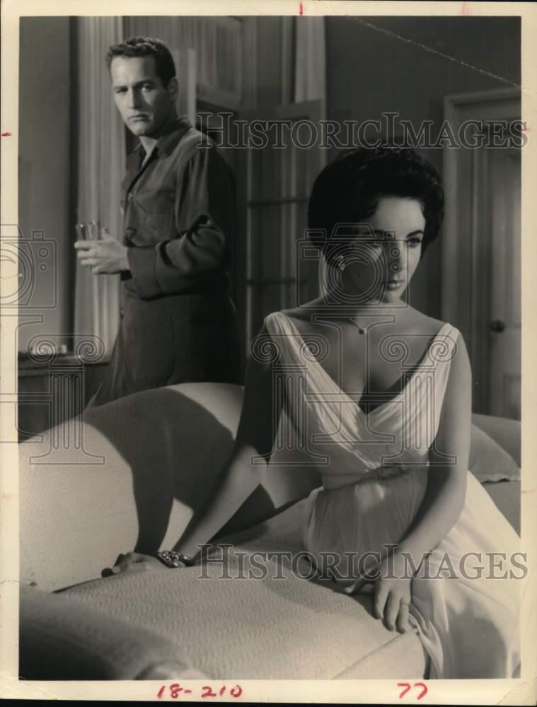 RT578 ELIZABETH TAYLOR & PAUL NEWMAN IN "CAT ON A HOT TIN ROOF" 8X10 PHOTO