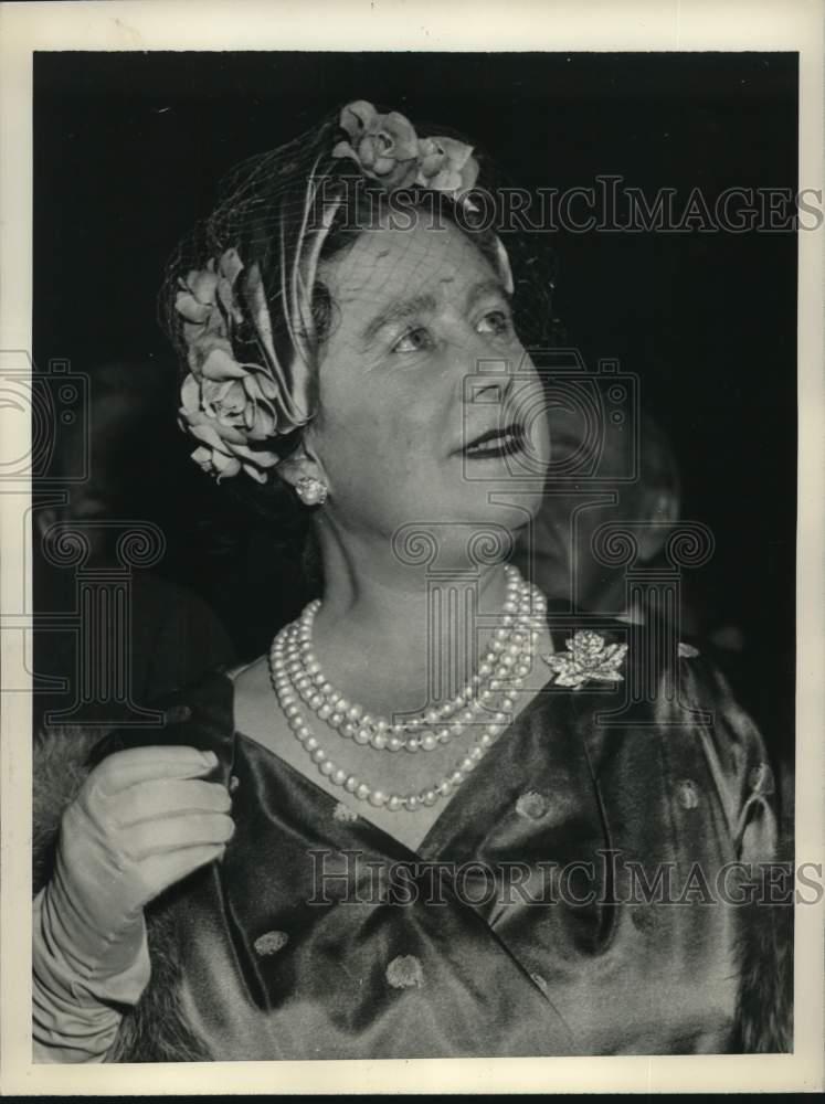 1954 Press Photo England Queen Elizabeth at Metropolitan Museum of Art