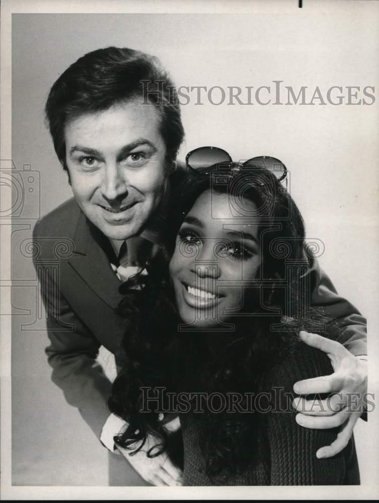 1970 Press Photo Des O'Connor, Teresa Graves on "Kraft ...