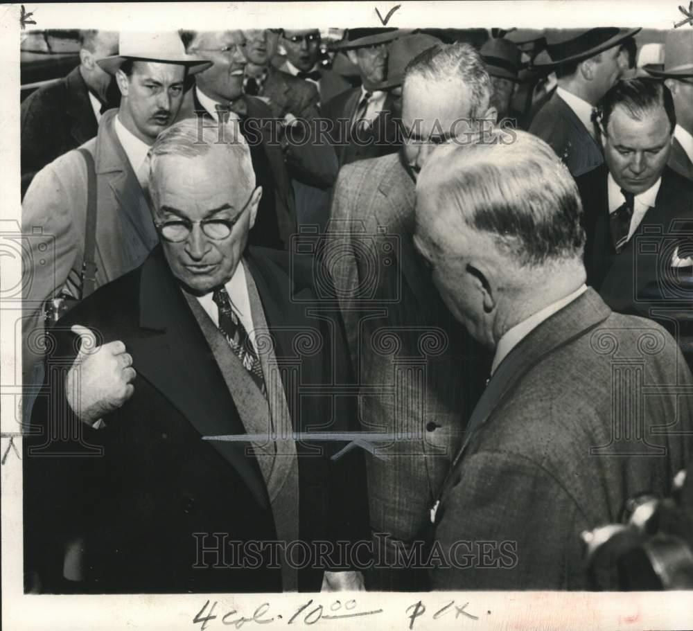 1950 Press Photo President Truman Talks To Cabinet Members At The