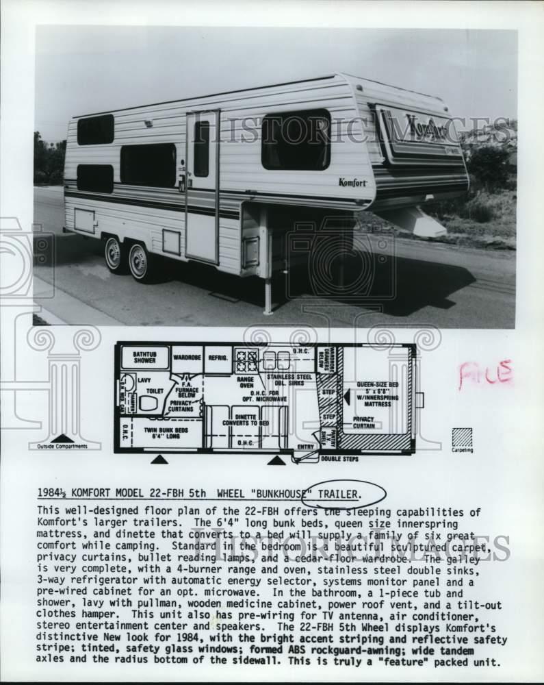 Press Photo Komfort 5th wheel "Bunkhouse" trailer and