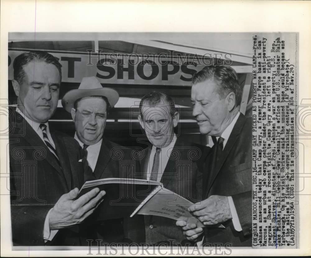 1964 Press Photo Sargent Shriver and officials tour San