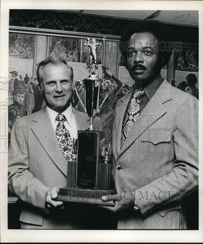 1974 Foto de prensa entrenadores Billy Tidwell, Rod Paige con Bill ...