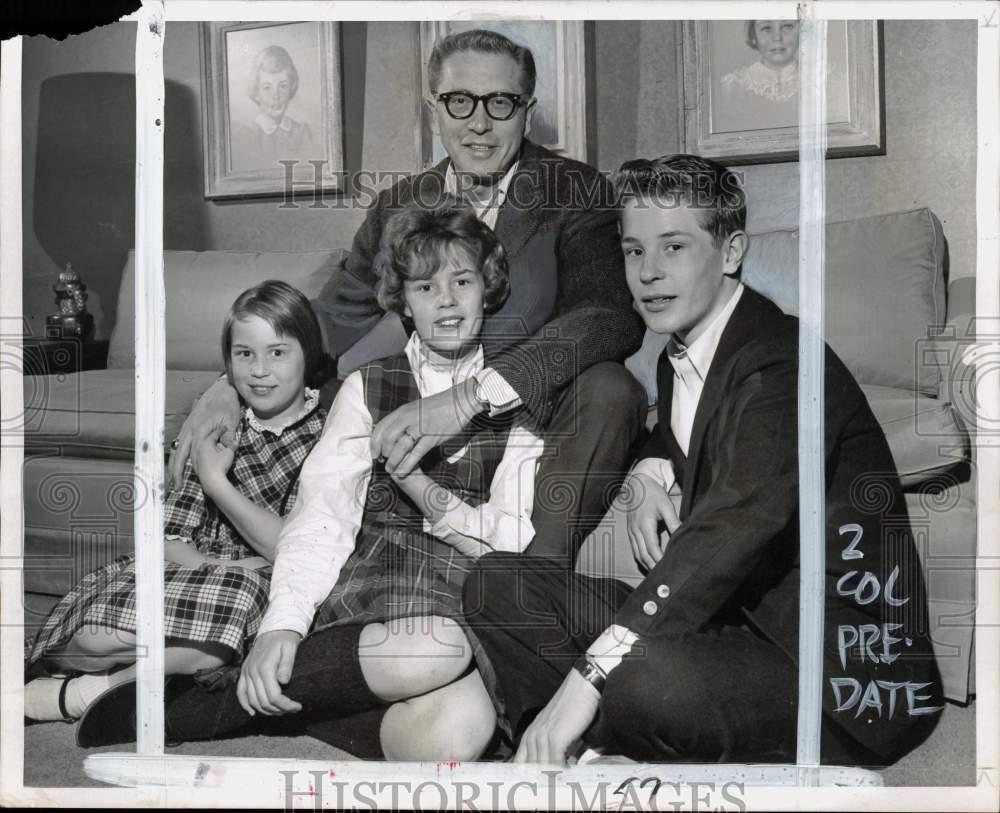 1962 Press Photo Entertainer Allen Ludden & kids at home in Briarcliff ...
