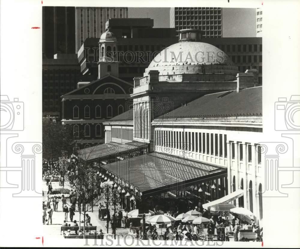 1984 Press Photo Boston's Quincy Market near Faneuil Hall ...