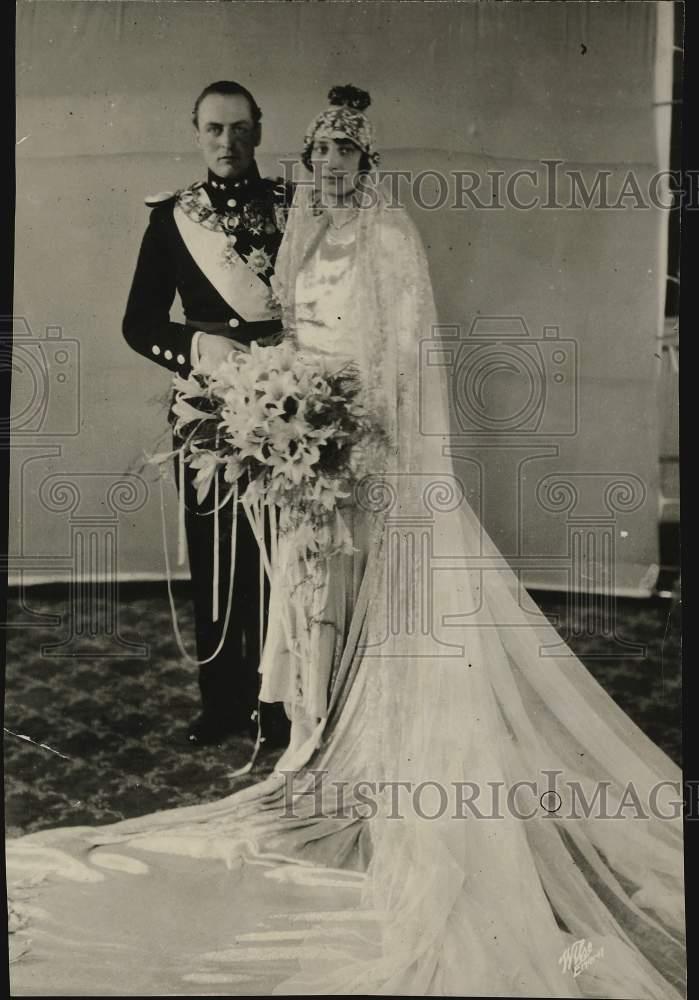 princess of norway wedding dress Crown Princess Mette-Marit of Norway wore understated wedding dress