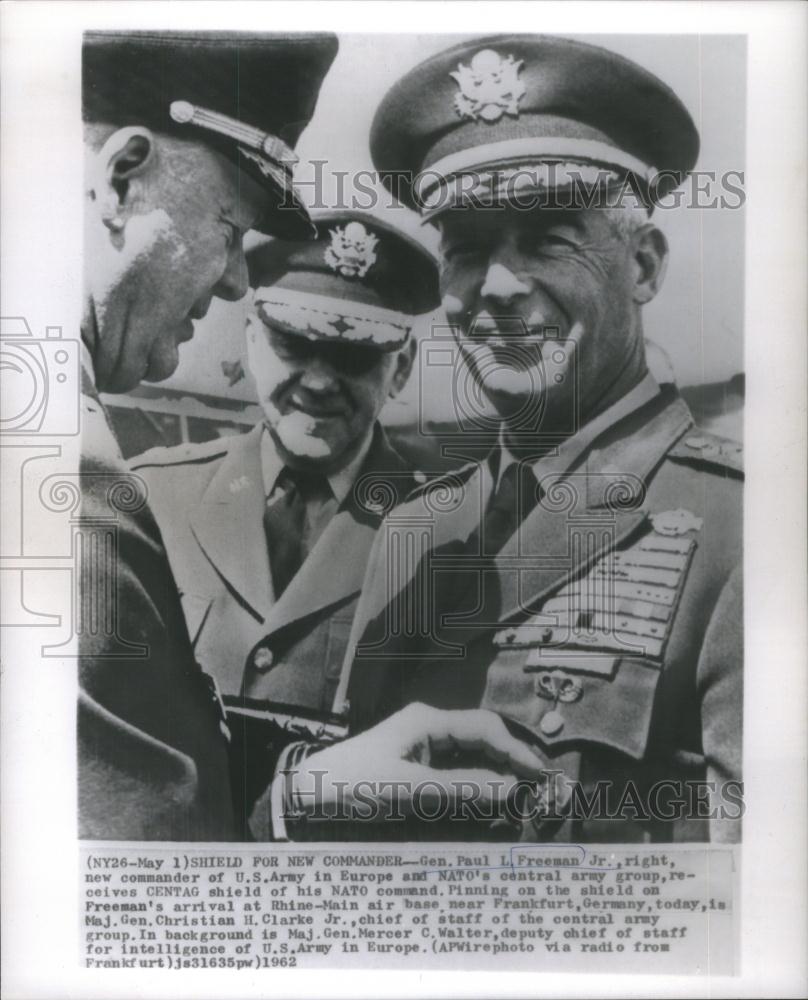 1962 Press Photo Gen Paul L Freeman Jr US Army commander NATO shield ...