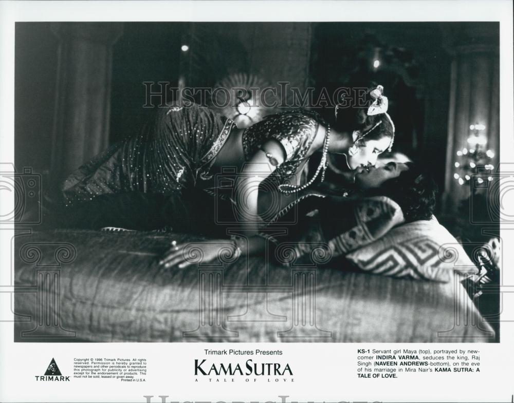 Kama Sutra Une Histoire D Amour 1996 Press Photo Indira Varma & Naveen Andrews In "Kama Sutra: A Tale