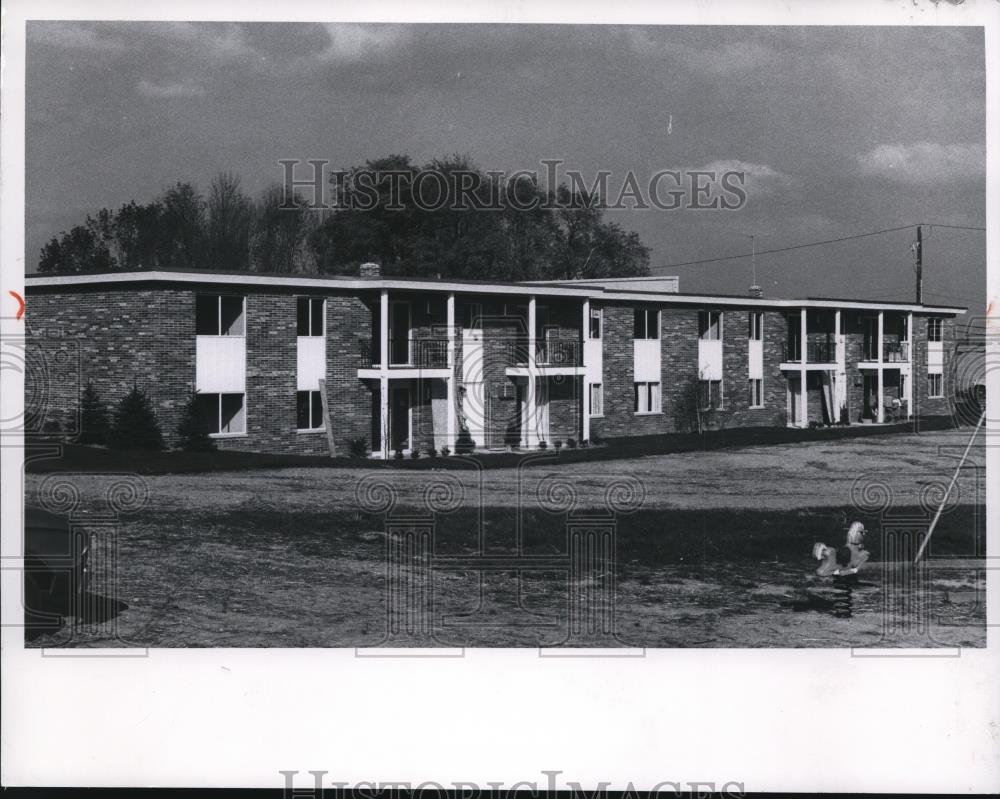 1968 Press Photo Maple Manor Apartments Chardon cva86947 eBay
