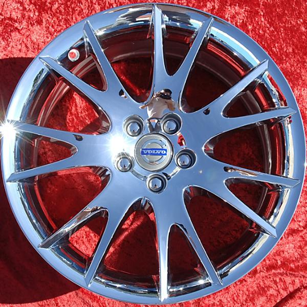 70%溝有！VOLVO等に。TARGA TECMAG 17インチ×7J＋40 70%溝有！VOLVO等