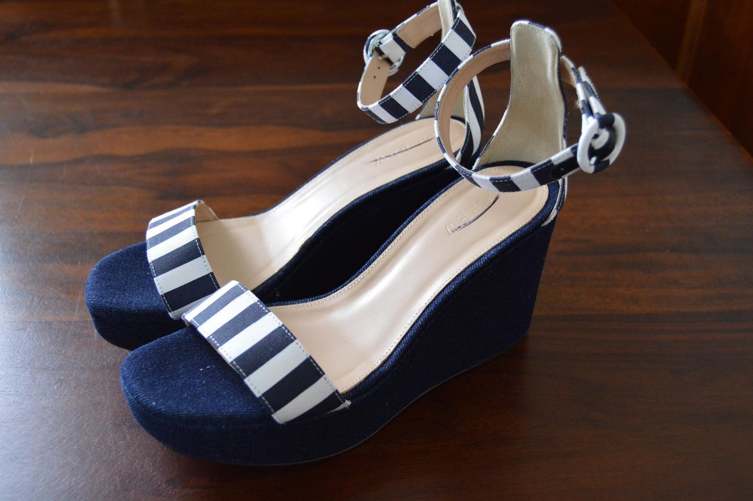 navy blue summer heels