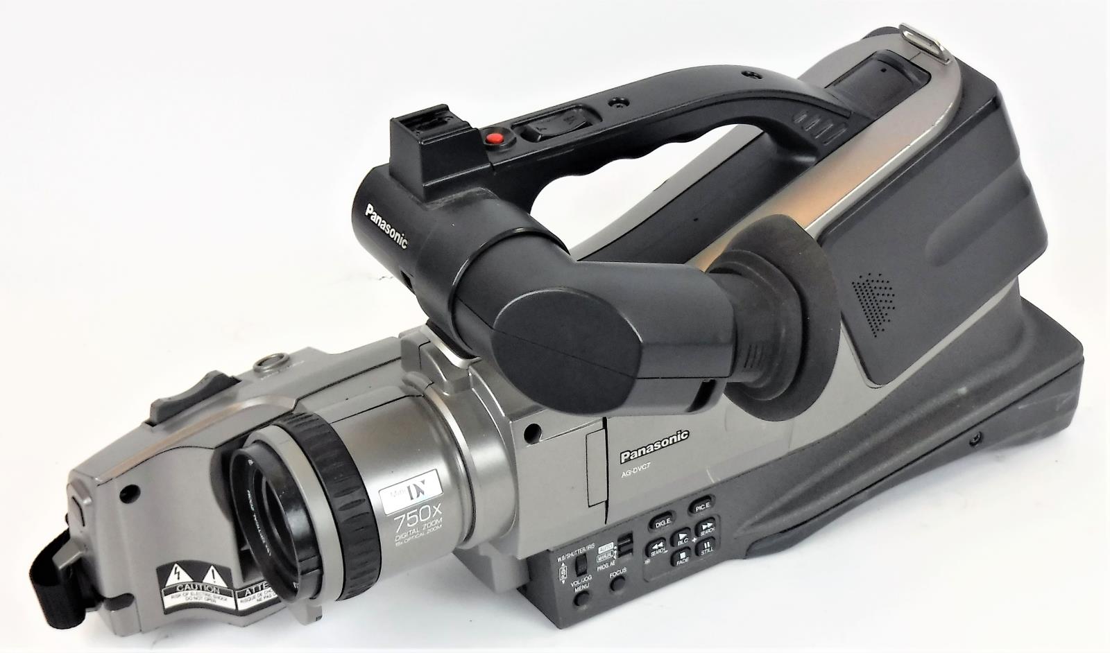 Details about Panasonic AG-DVC7P MiniDV Professional Video Camera 750x  Digital Zoom TESTED