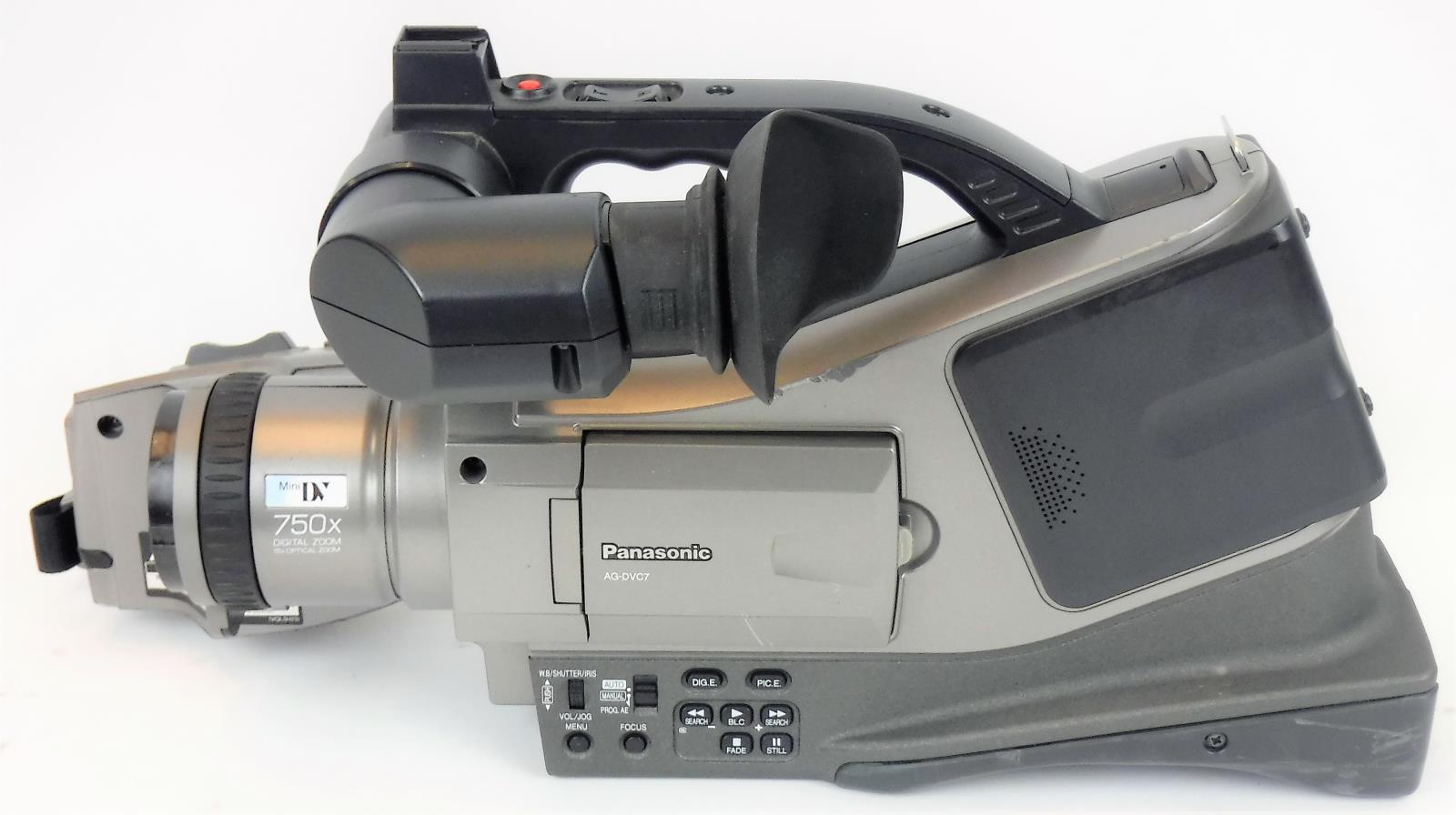 Panasonic AG-DVC7P MiniDV Professional Video Camera 750x Digital Zoom TESTED