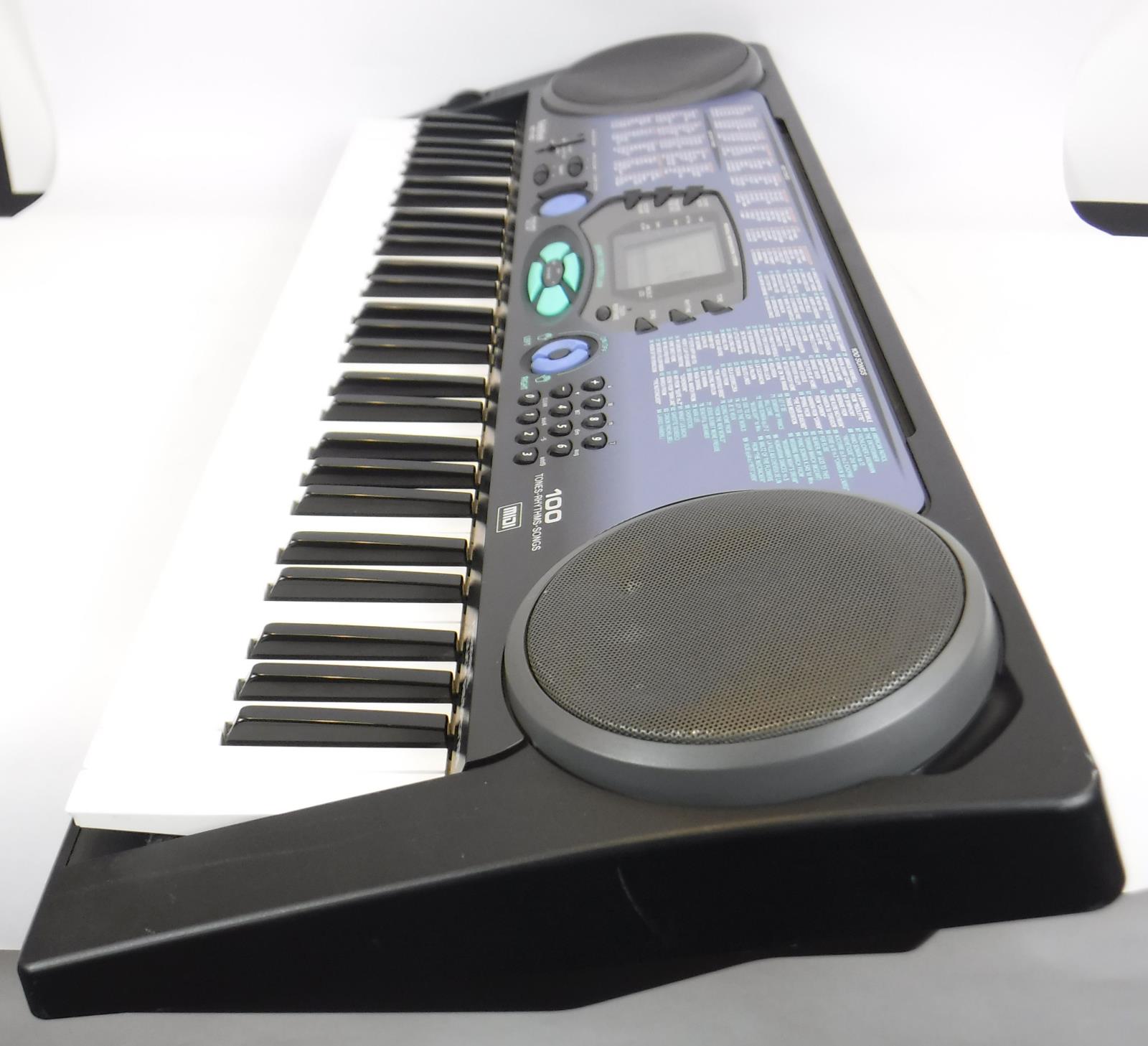 Radio Shack MD1160 Variable Touch Response Electronic Keyboard