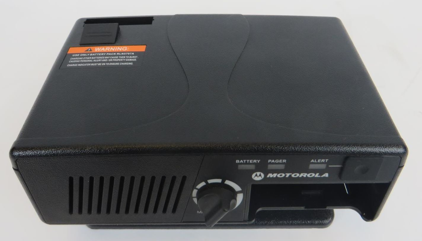 Motorola RLN5869C Minitor V Pager Amplified Charger & Base Station | eBay