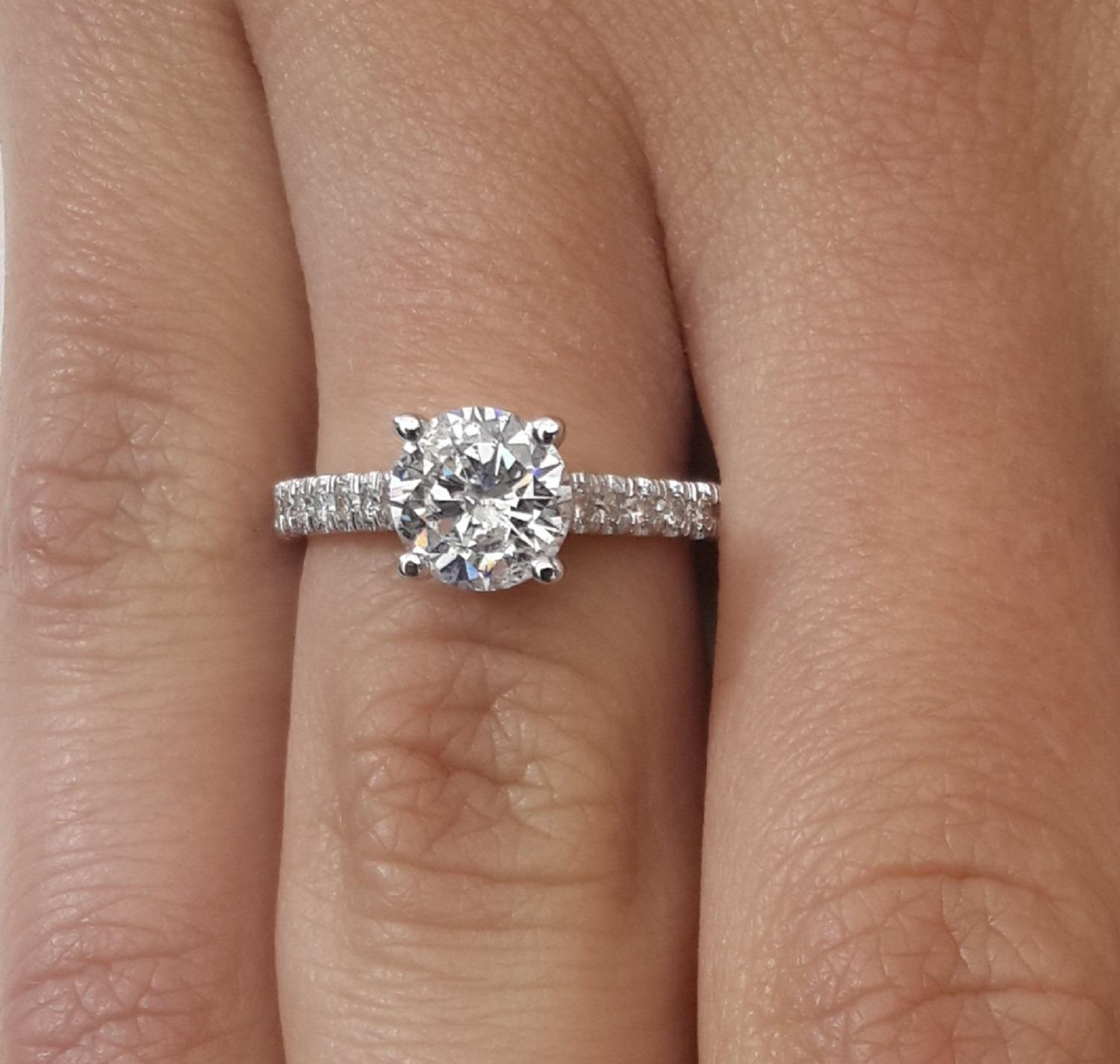Обручальное кольцо с бриллиантом 1 карат