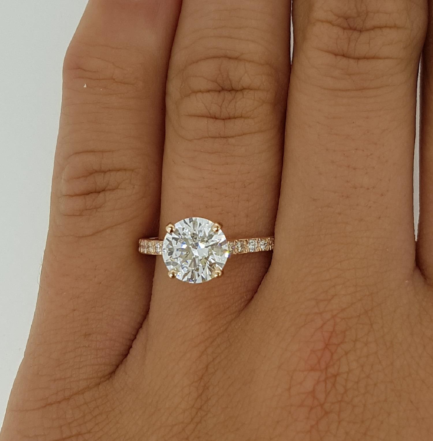 2.3 carat round diamond