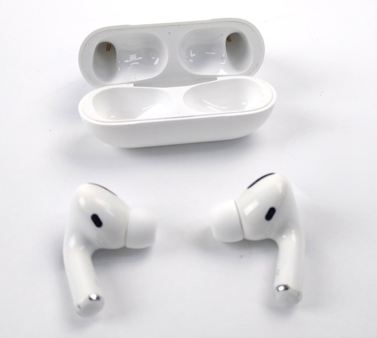 Apple AirPods Pro A2084 Left & A2083 Right Earbuds W/ A2190 Pro Charger ...