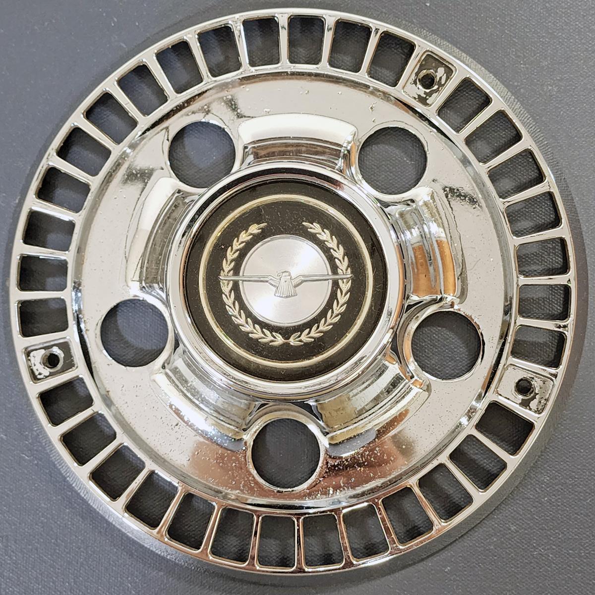 ONE 1975-1976 Ford Thunderbird # 1028 15X6 Wheel / Chrome Center