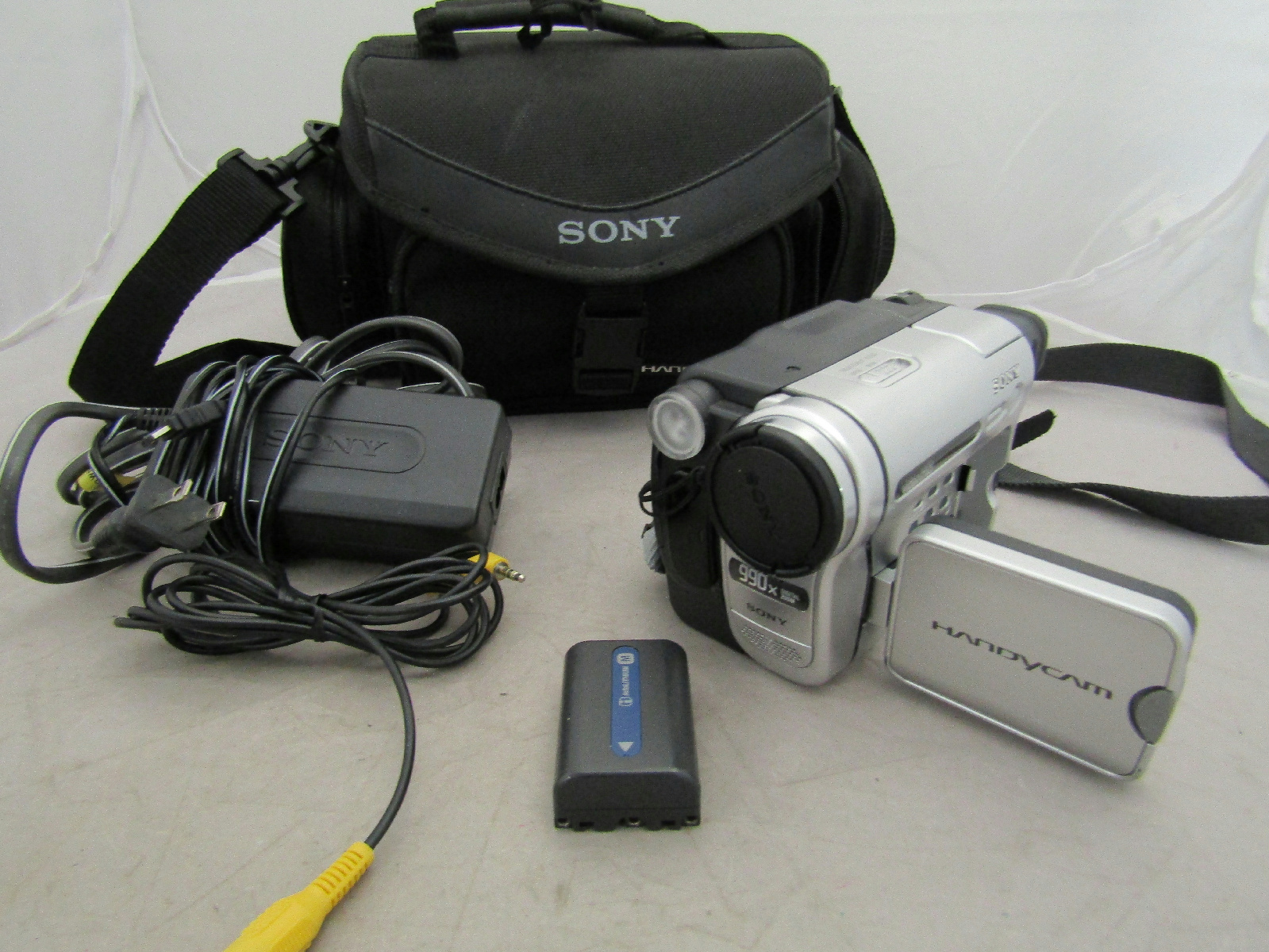 Sony handycam. Видеокамера Sony CCD-trv138. Sony Handycam hi8. Видеокамера Sony Handycam Video 8. Sony CCD-TRV Handycam Video hi8.