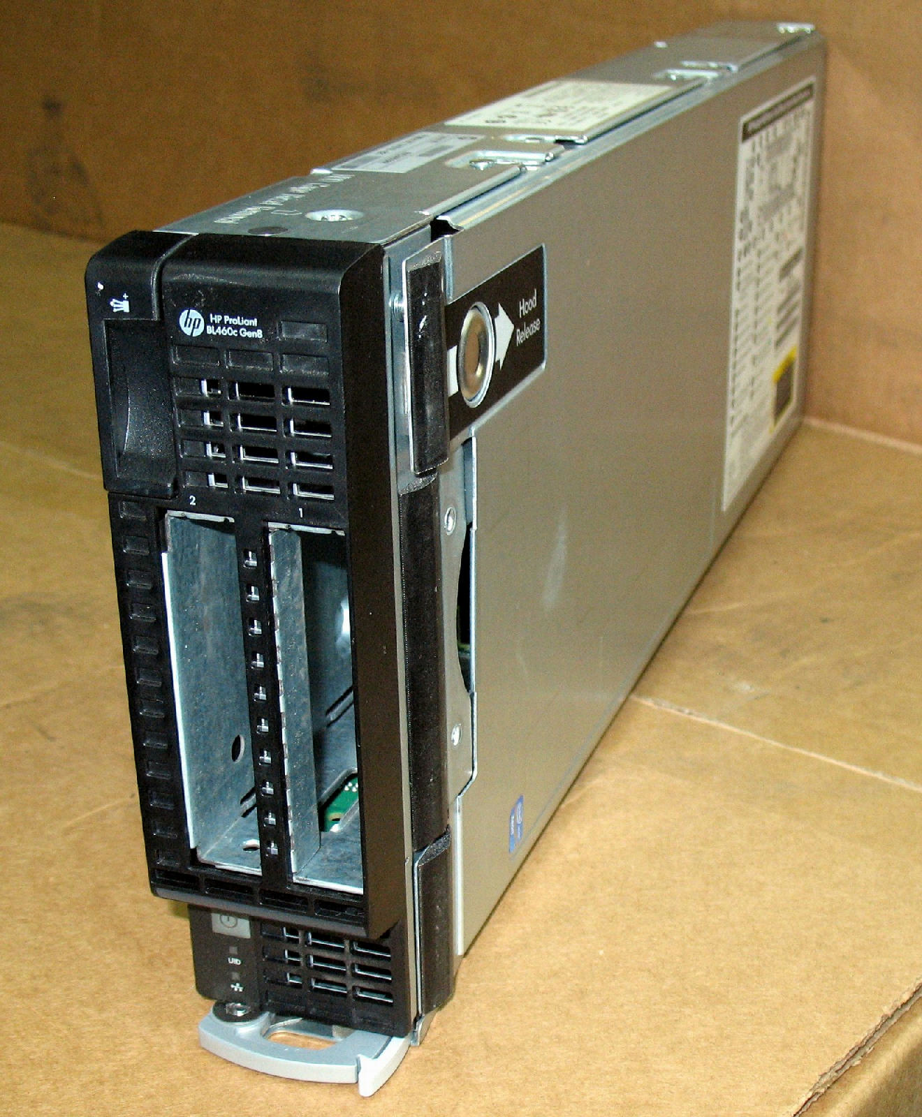 HP ProLiant BL460c Gen8 Blade Server 641016-B21 CTO 10GB FLB BAREBONE HEATSINKS