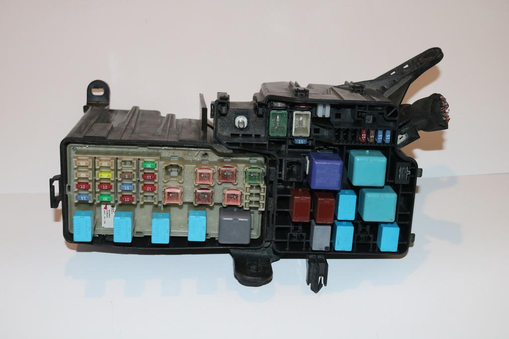 2013 ford taurus radio fuse