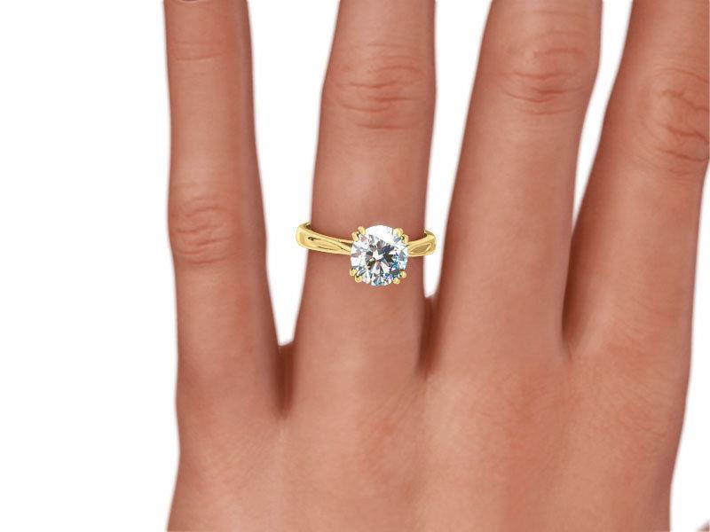 2 carat solitaire diamond ring yellow gold