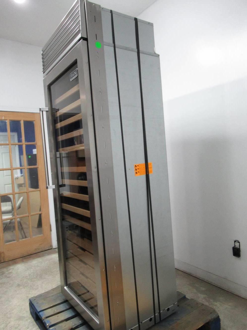 Viking Professional Series 30" 150Bottle CAC TriZone Wine Cellar