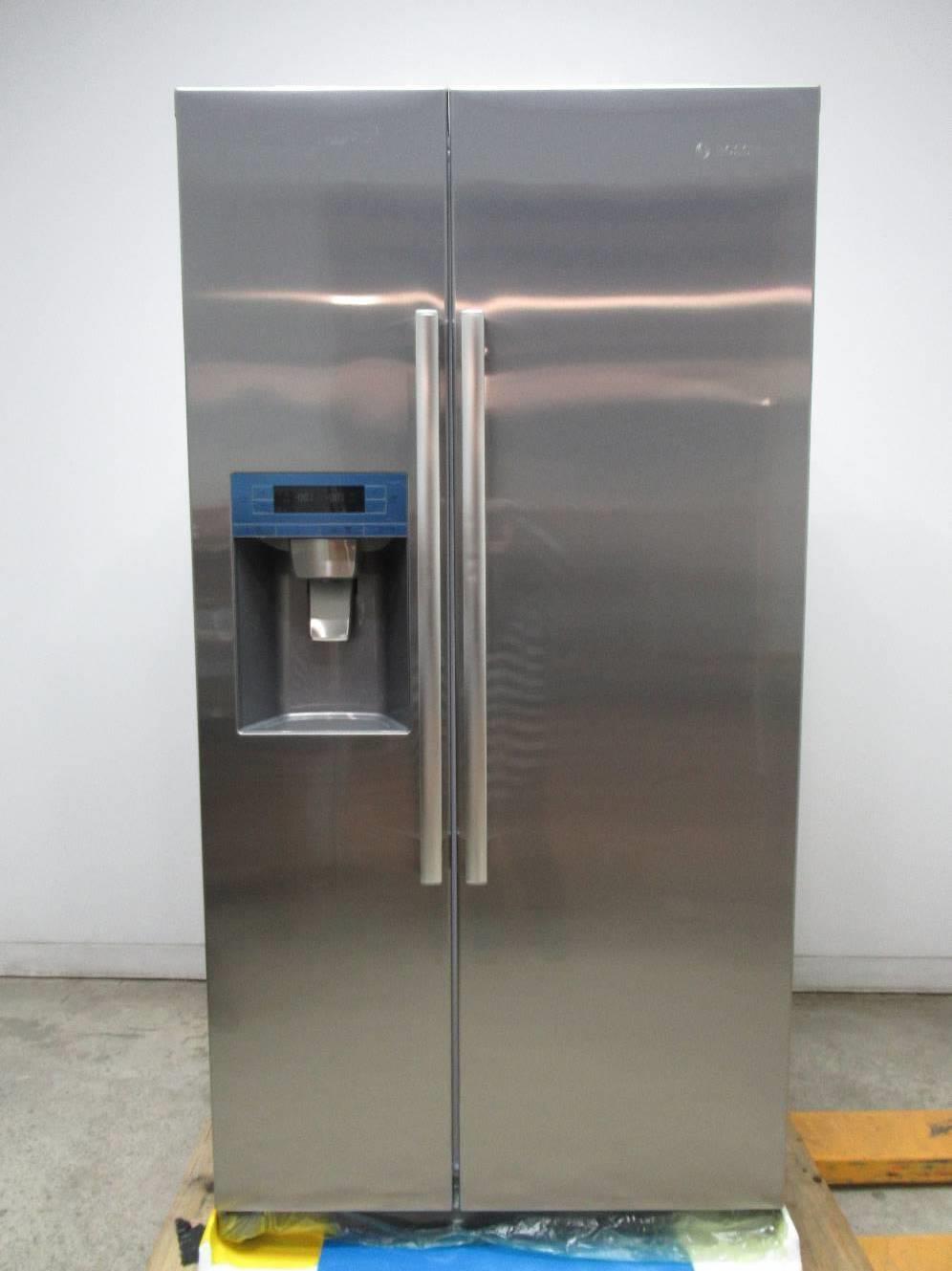 Bosch 300 Series 36" Ice Water Dispenser Side/Side SS Refrigerator