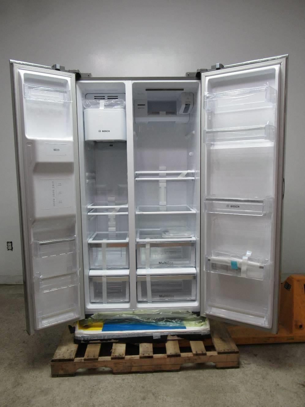 Bosch 300 Series 36" Ice Water Dispenser Side/Side SS Refrigerator