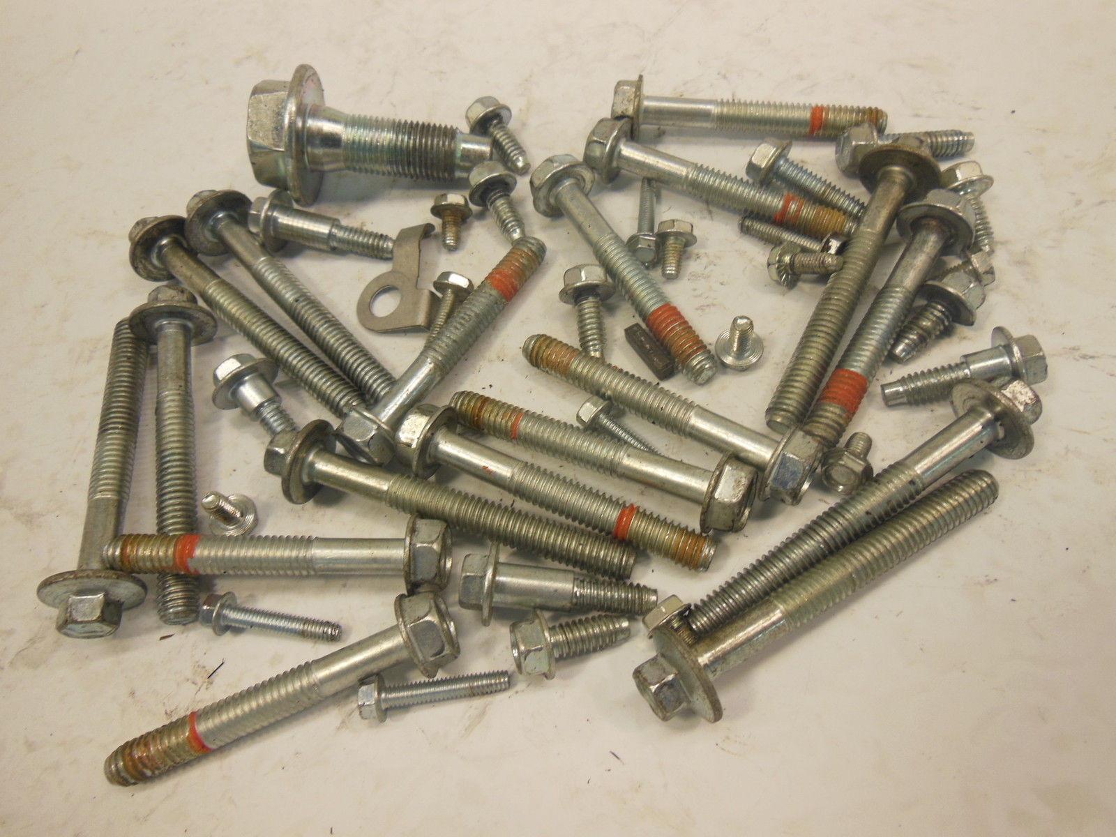 Briggs & Stratton 21HP Platinum 331877 Nuts bolts washers carb head